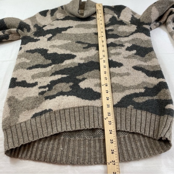 Christian Siriano Women’s NY Camo‎ Sweater Merino Wool Blend Mock Neck Size S - Picture 7 of 10